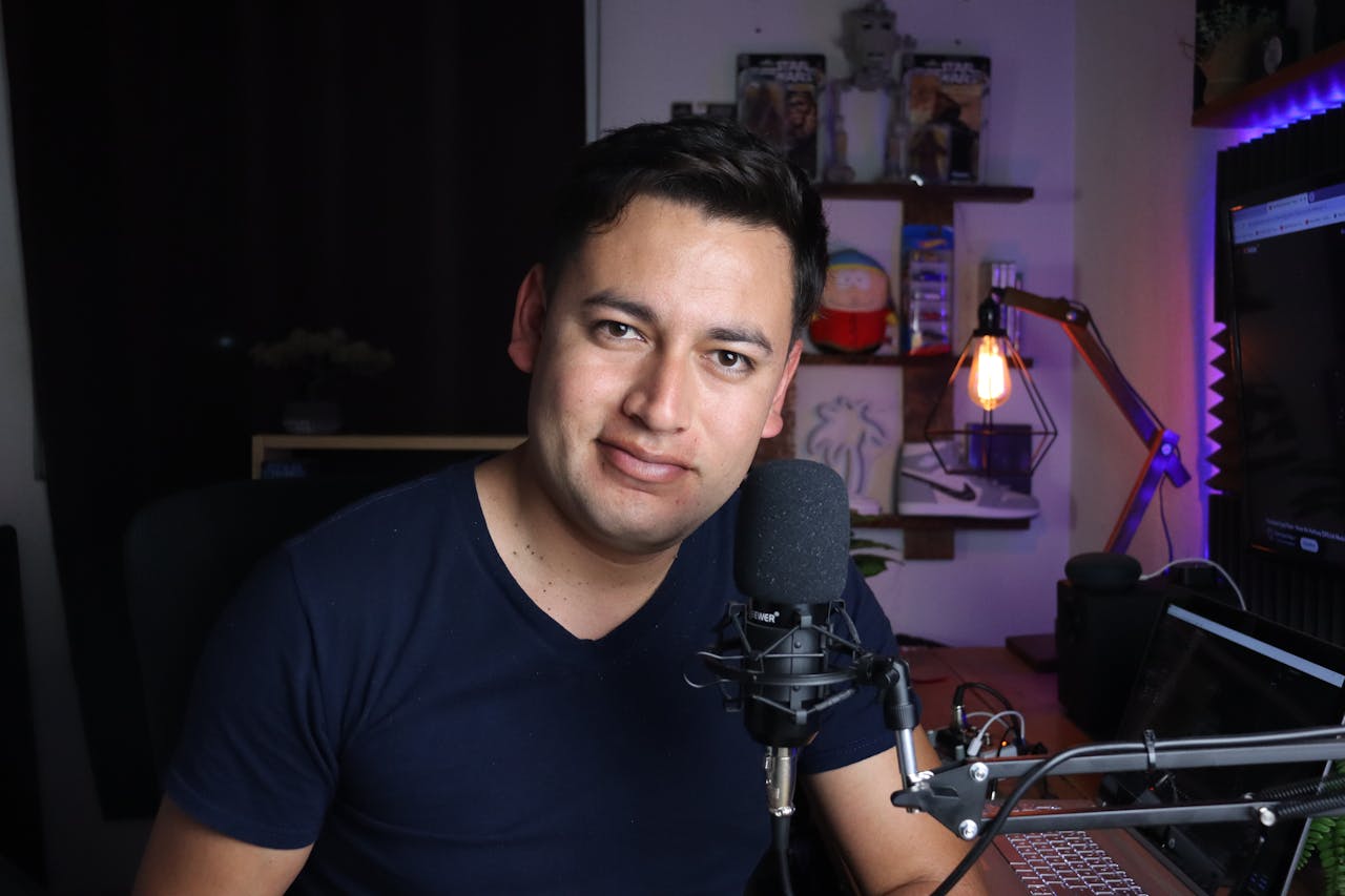 Ilustrasi youtuber untuk artikel Strategi dan Cara Optimasi YouTube Shorts untuk Konten Kreator dan Bisnis