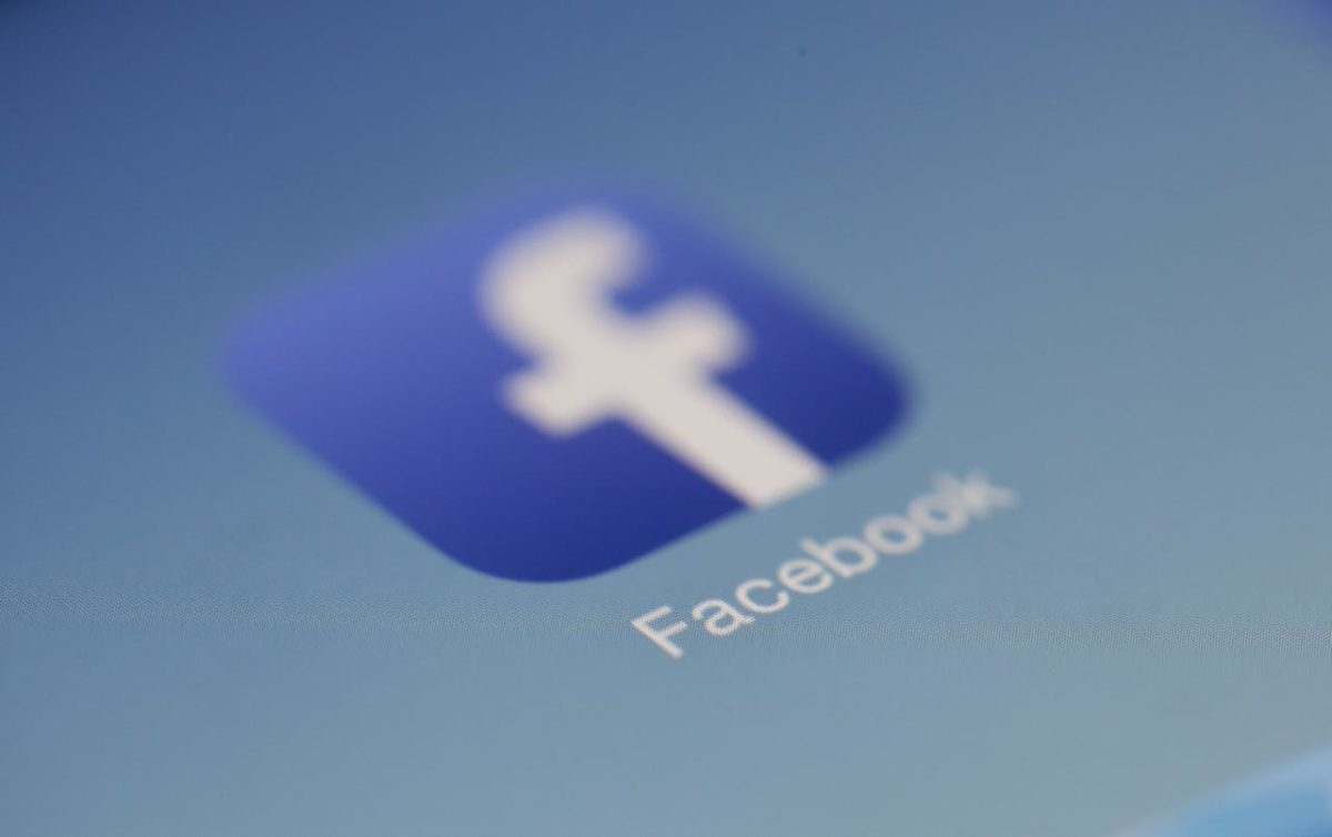 Ikon Facebook ilustrasi Panduan Lengkap Facebook Ads Manager untuk UMKM: Dari Nol Hingga Iklan Optimal