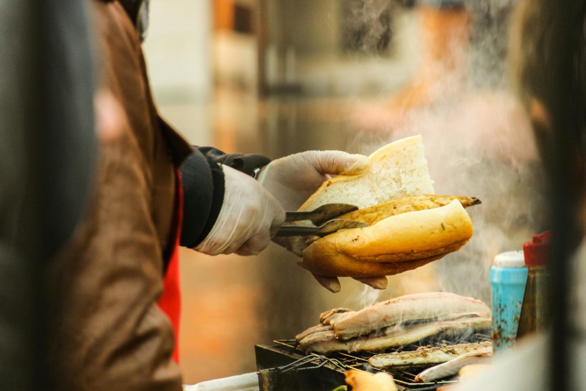 Street vendor untuk ilustrasi artikel Prompt ChatGPT untuk Bisnis Kuliner