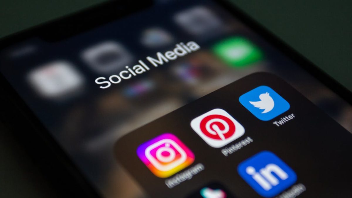 Ilustrasi media sosial untuk artikel Panduan Memilih Platform Media Sosial untuk Bisnis