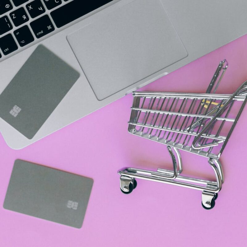 Perbedaan Domain .com dan .id: Panduan Lengkap untuk Memilih Alamat Website Bisnismu