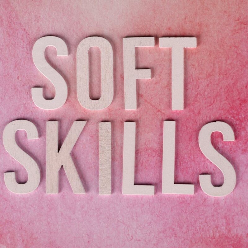 Soft Skill Adaptasi: Cara Menguasai Tren Baru (TikTok, SEO, AI) Tanpa Burnout