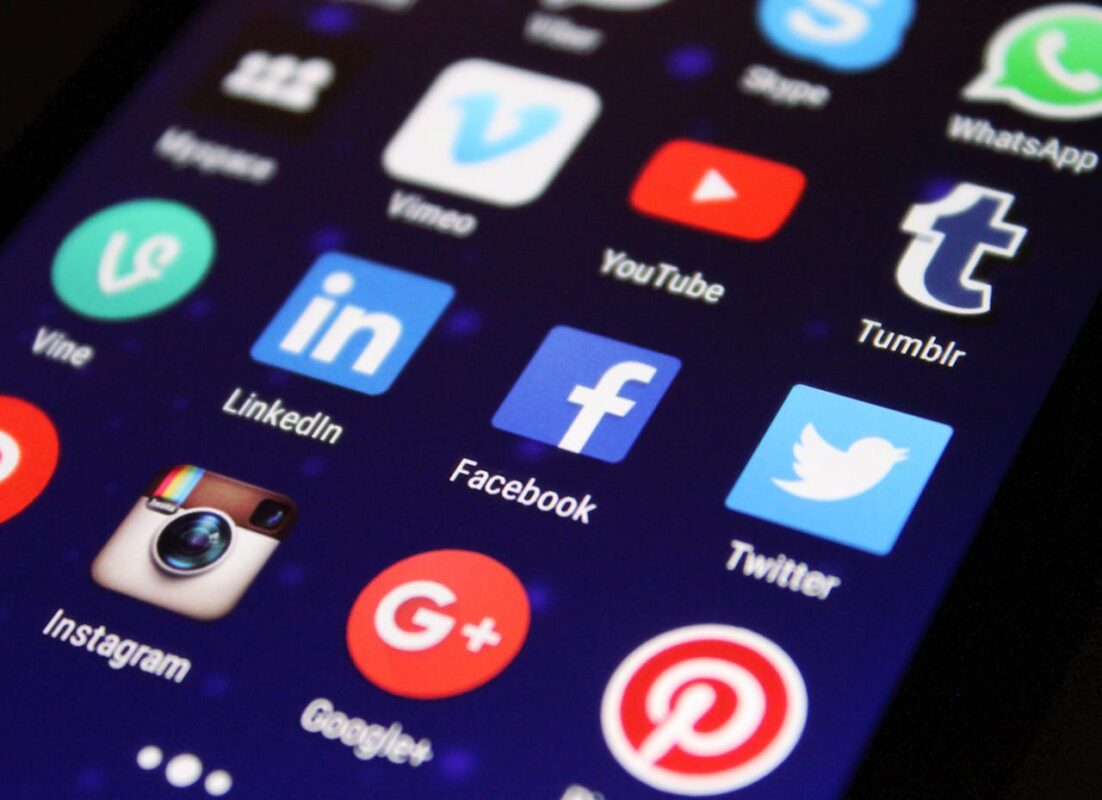 Ilustrasi artikel Jasa Social Media Management: Kapan Waktunya Menggandeng Profesional?